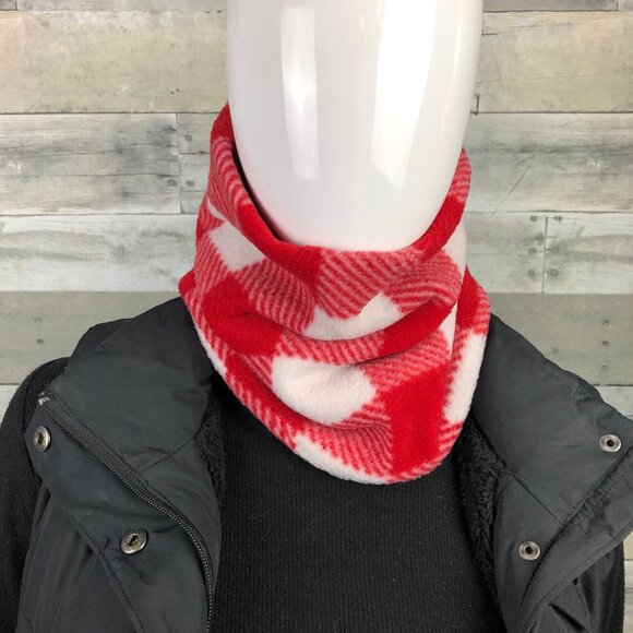 Red Buffalo Check Fleece Neck Warmer: Versatile Winter Gaiter - Picture 2 of 10